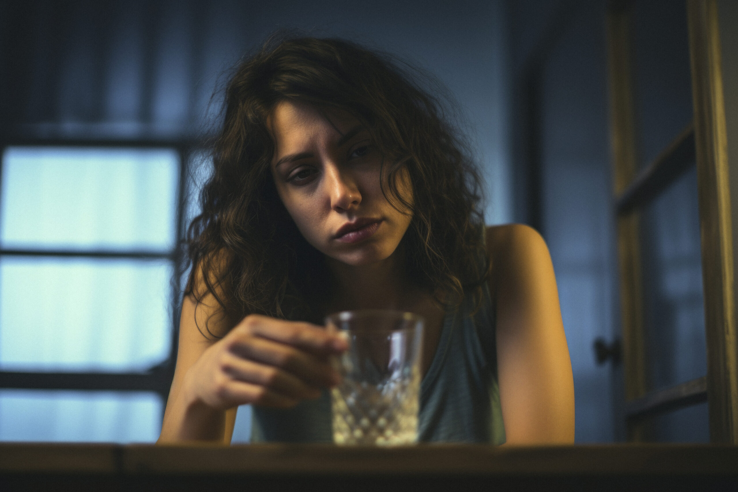 Consumo feminino de álcool: como esse padrão cresce e quais riscos ele representa