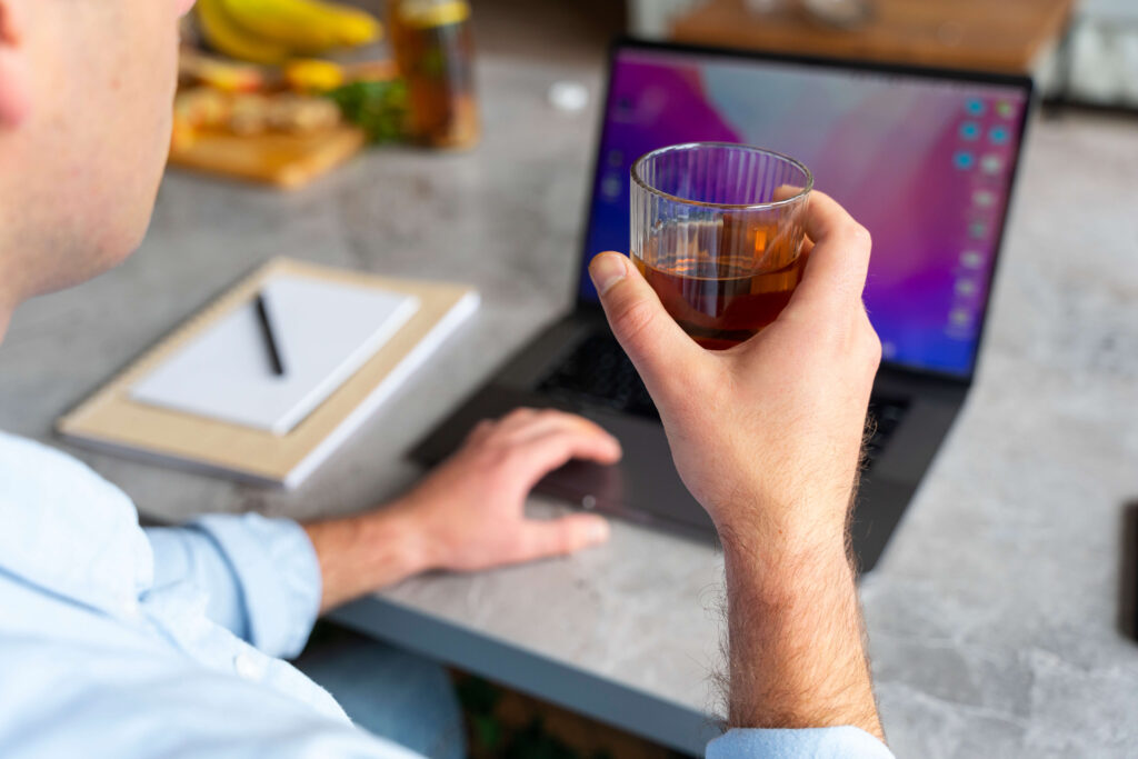 Efeitos do álcool no cérebro e por que a reabilitação é essencial